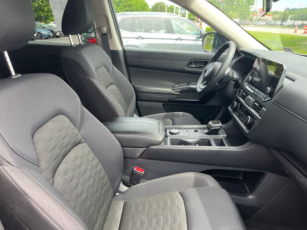 Used 2025 Brilliant Silver Metallic Nissan S image 30