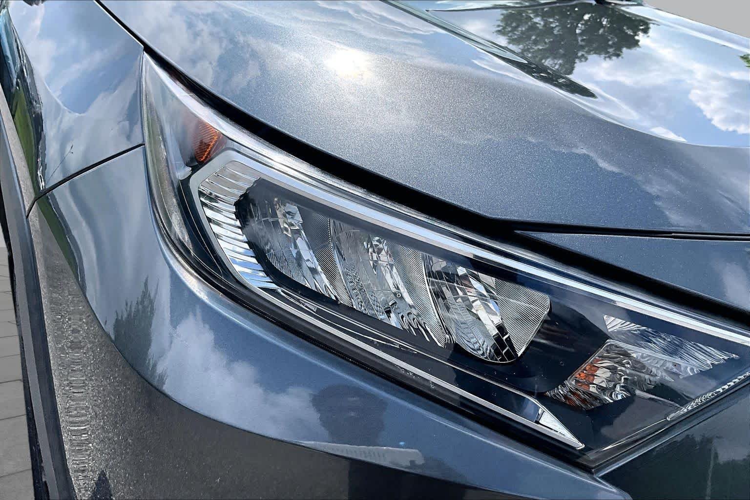 Used 2019 Magnetic Gray Metallic Toyota XLE image 28
