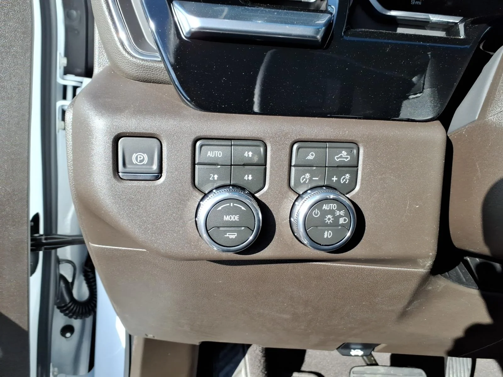 2026 GMC Sierra 1500 SLT - Photo 9