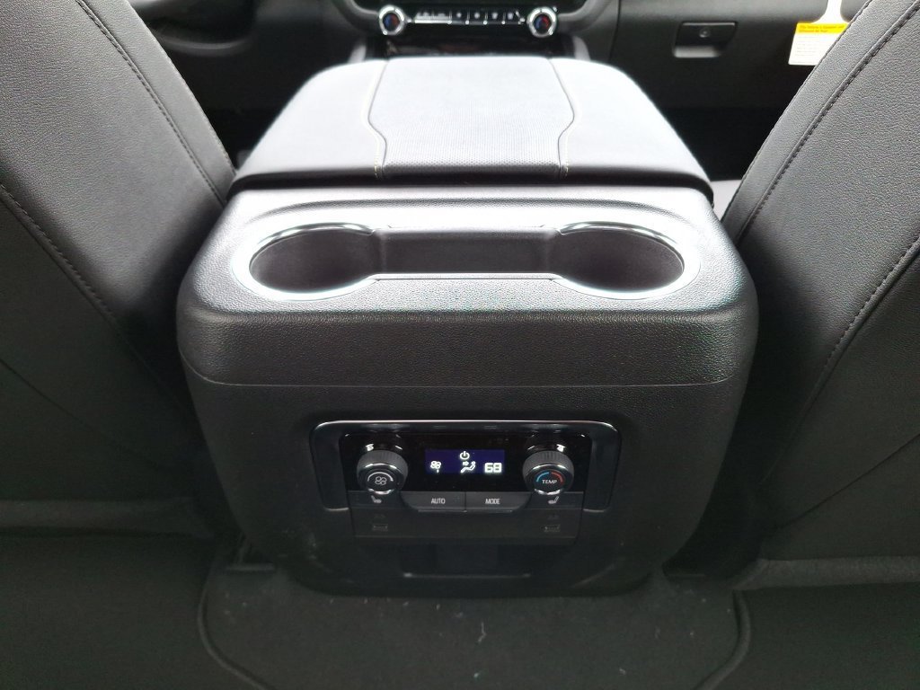 2025 Chevrolet Suburban Premier - Photo 23