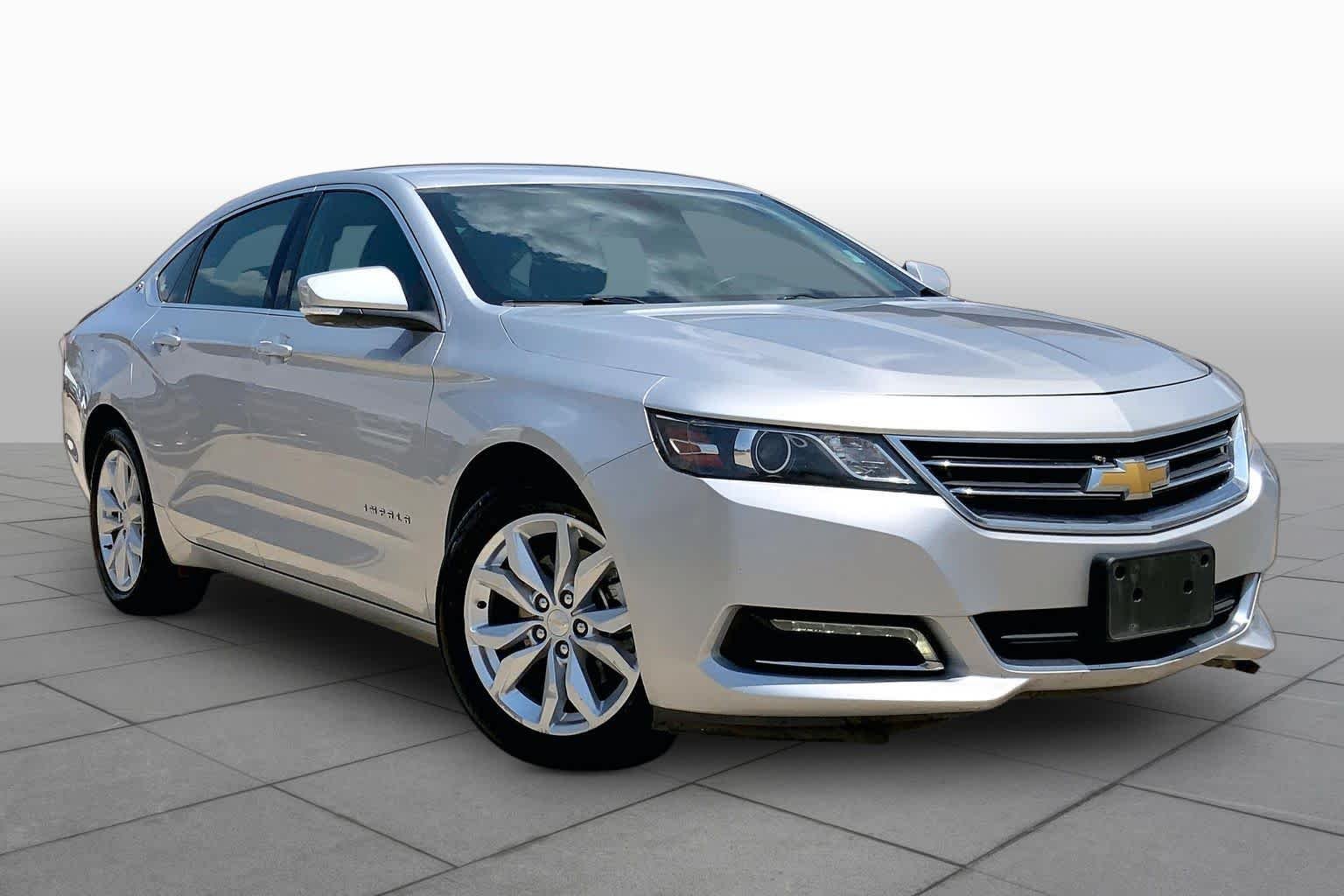 Used 2020 Silver Ice Metallic Chevrolet LT image 3