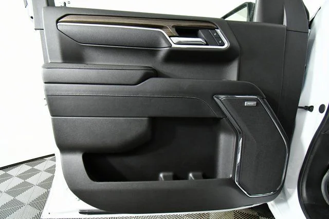 Used 2025 White Chevrolet LT Trail Boss image 22