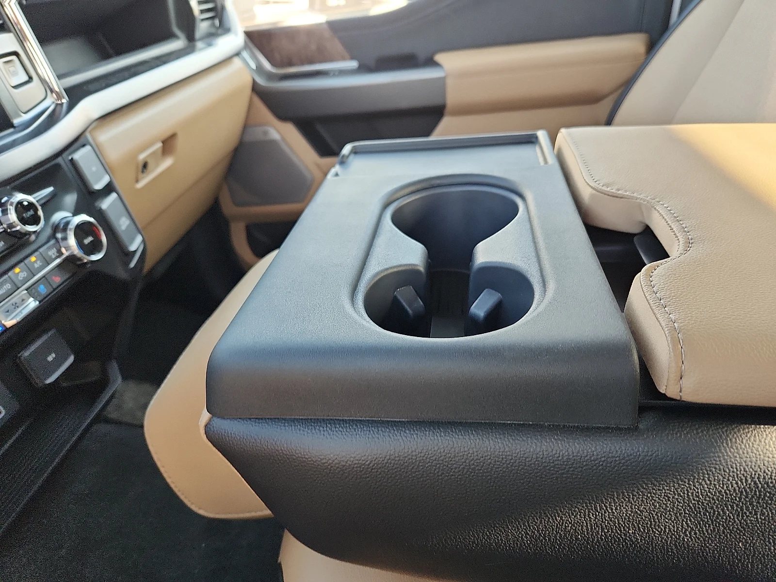 New 2026 Oxford White Ford Lariat image 25