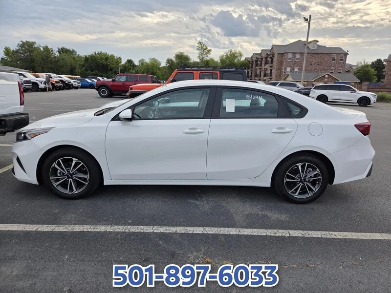 Used 2024 Snow White Pearl KIA LXS image 5