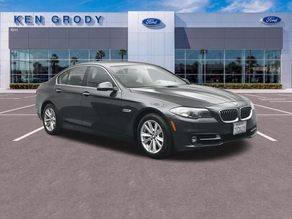 2016 BMW 5 Series 528i Sedan's photo