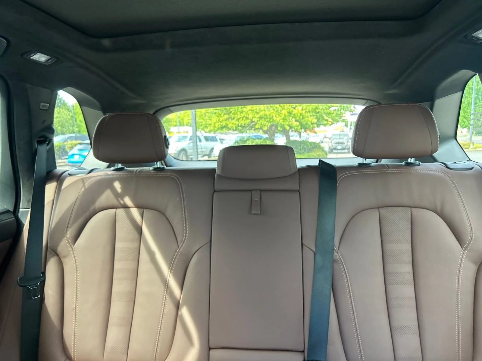 Used 2022 Alpine White BMW xDrive40i image 9