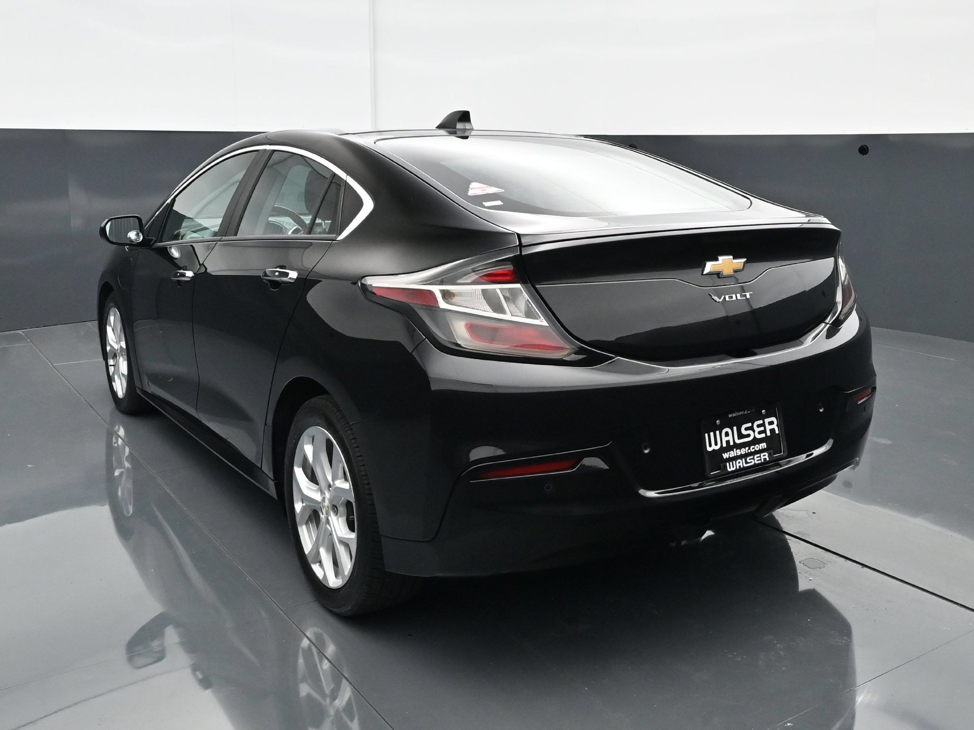 Used 2017 Mosaic Black Metallic Chevrolet Premier image 6