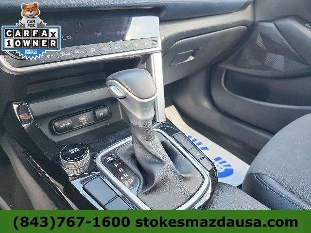 Used 2023 White Kia S image 33