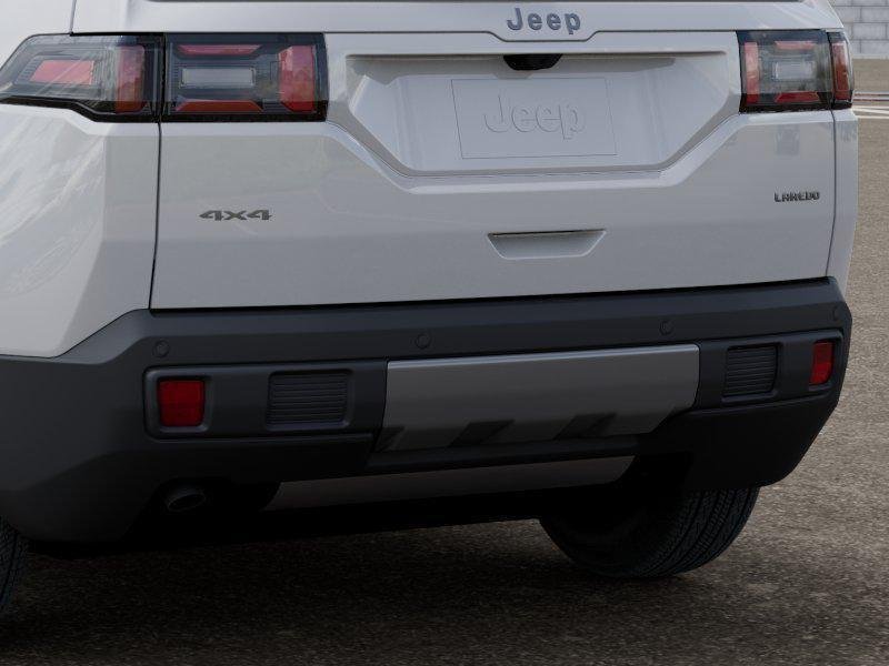 New 2026 Bright White Clear-Coat Exterior Paint Jeep Laredo image 39