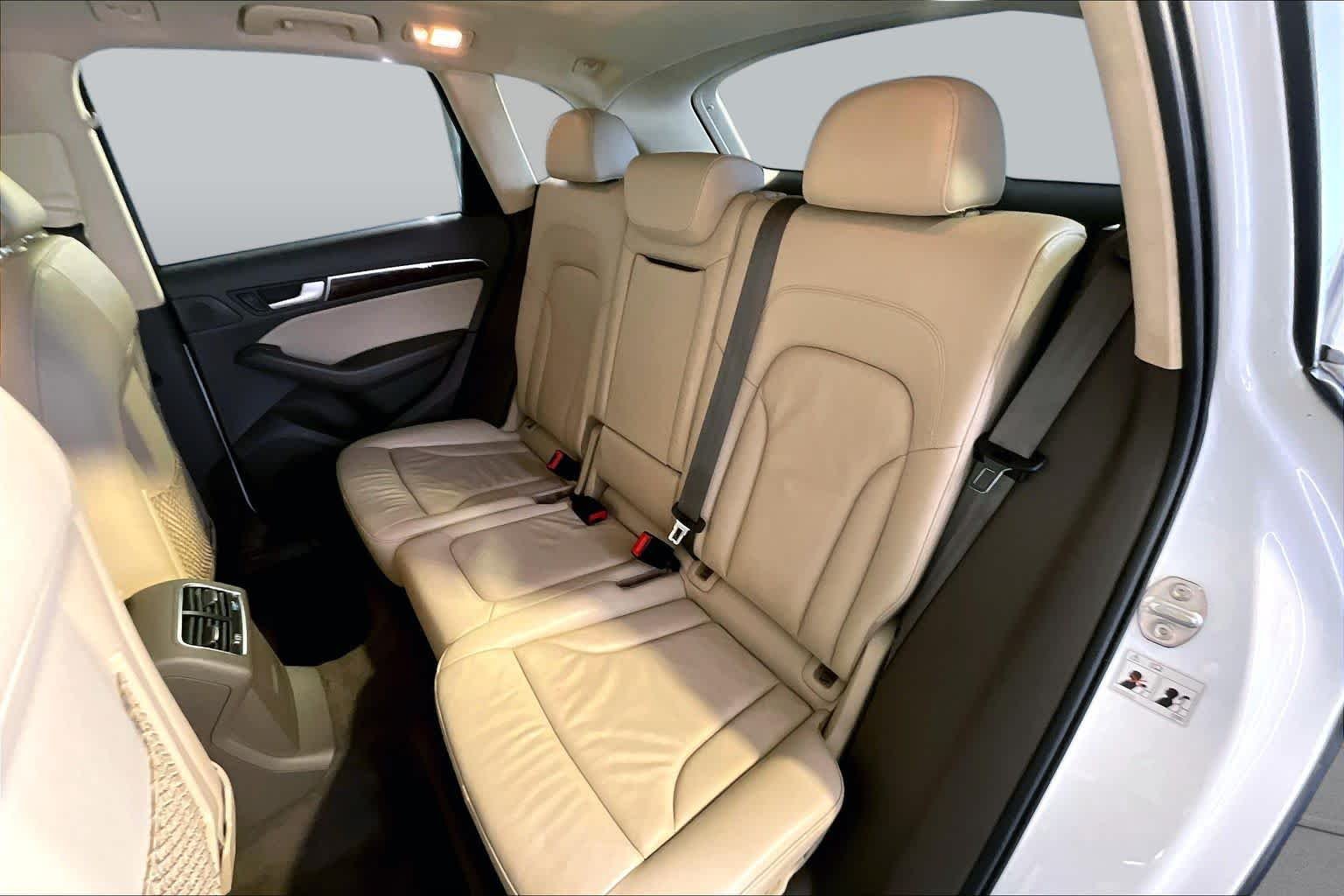 Used 2015 Ibis White Audi Premium image 21