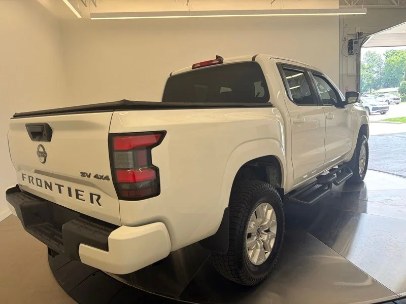 Used 2022 White Nissan SV image 3