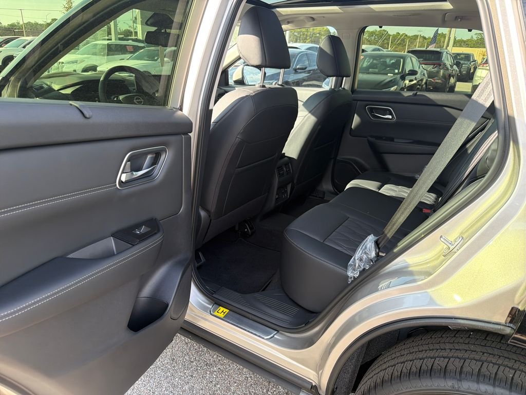 New 2026 Nissan Rogue Platinum 4D Sport Utility