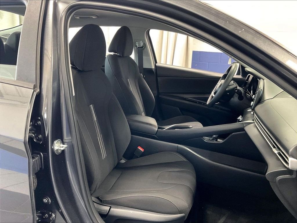 Used 2023 Gray Hyundai SEL image 11