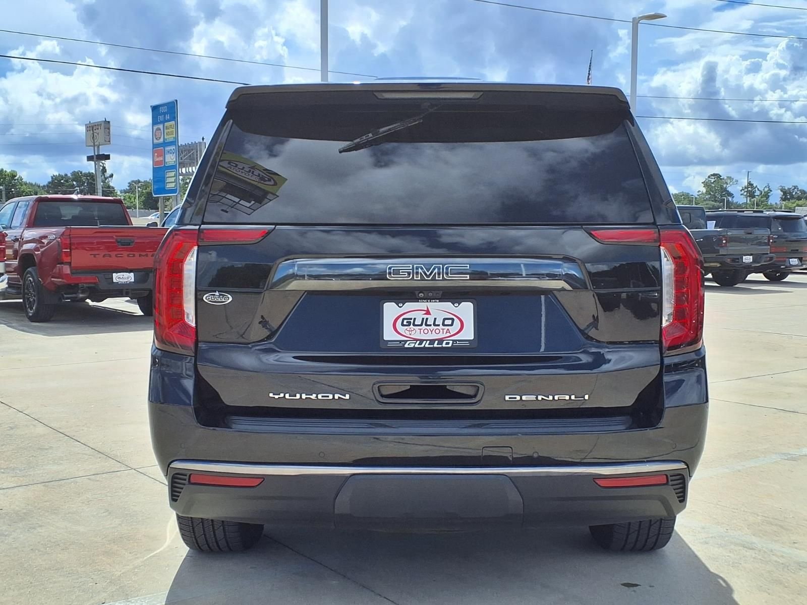 Used 2023 Onyx Black GMC Denali Ultimate image 7