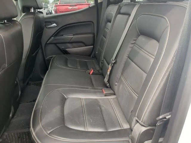 Used 2019 White GMC 4WD Denali image 29