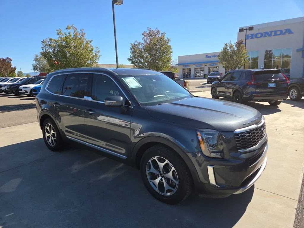 Used 2020 Gray Kia EX image 3