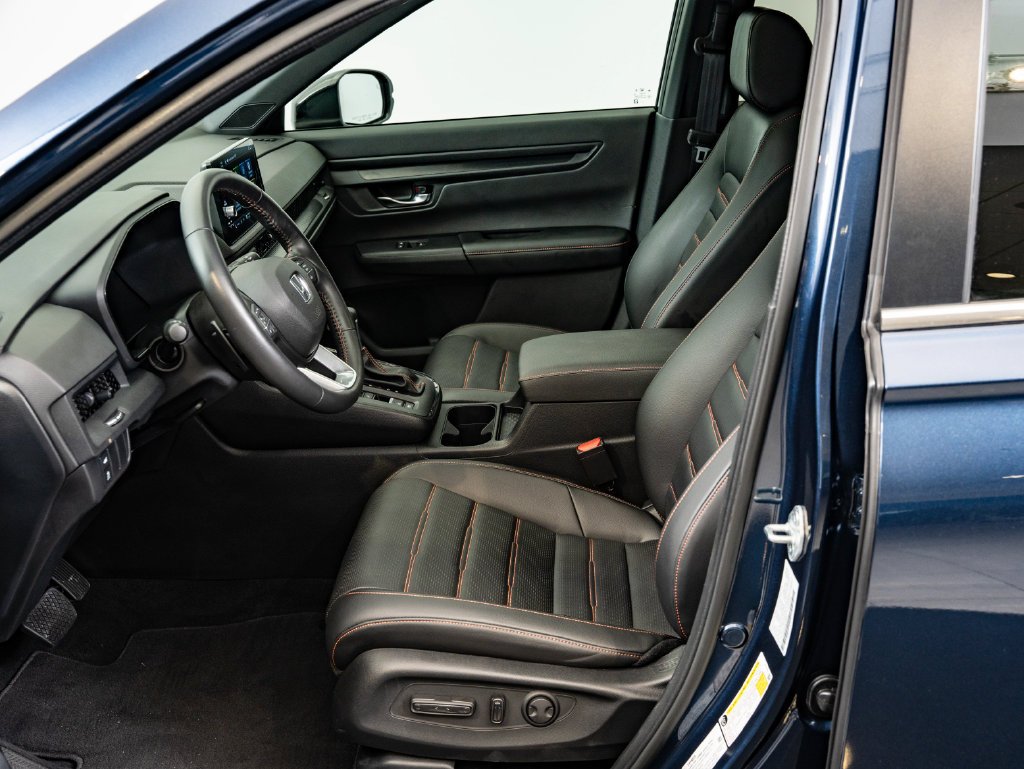 Used 2025 Canyon River Blue Metallic Honda Sport-L image 23
