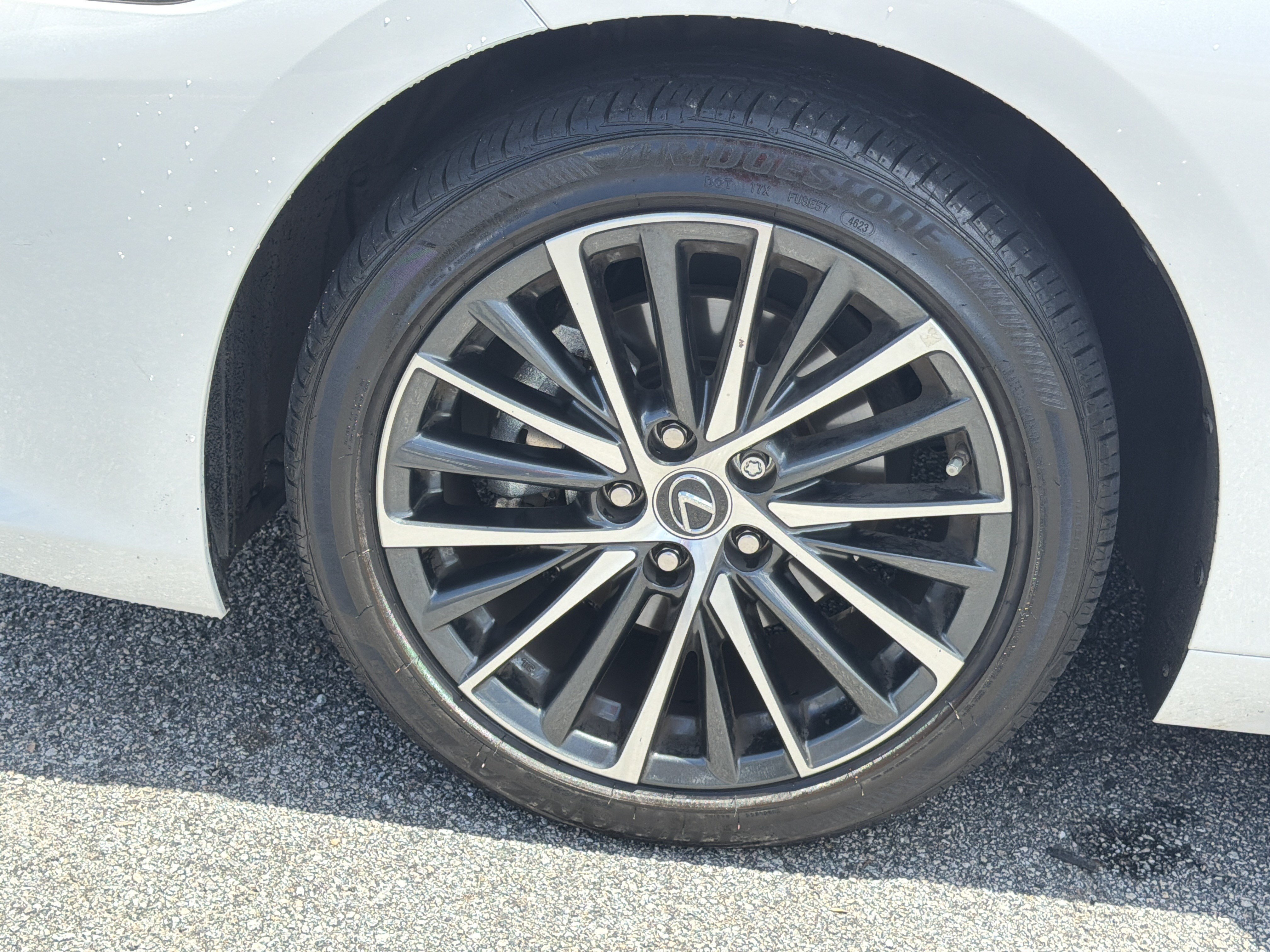 Used 2024 Eminent White Pearl Lexus ES 350 image 35