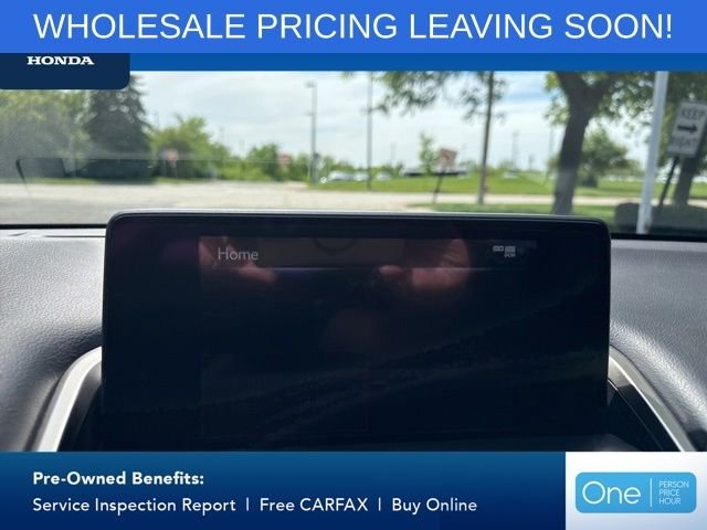 Used 2020 White Pearl Lexus 300h image 27