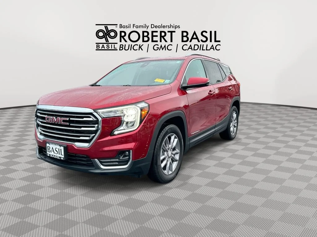 Used 2024 Volcanic Red Tintcoat GMC SLT image 4