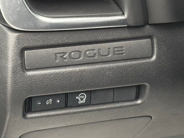 Used 2024 Silver Nissan S image 16