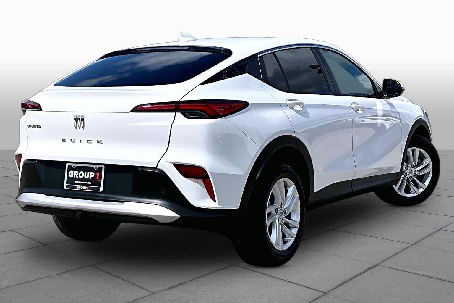 Used 2025 Summit White Buick Preferred image 13