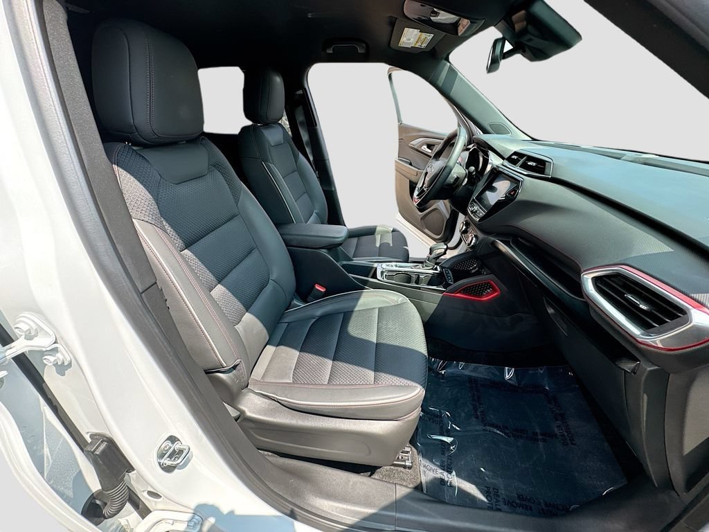 Used 2023 Summit White Chevrolet RS image 28