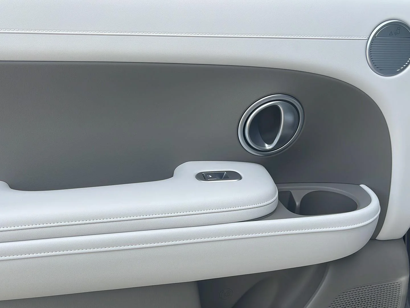 New 2026 Ecotronic Gray Pearl Hyundai SEL 7P image 15