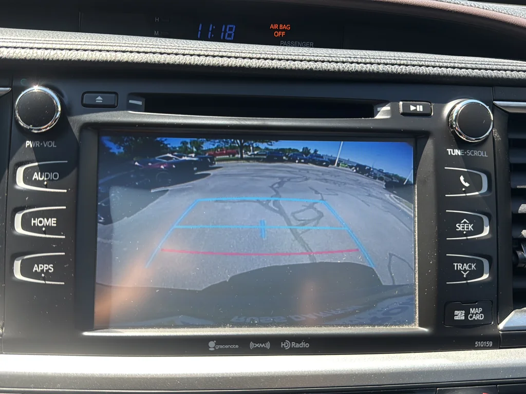 Used 2016 Gray Toyota XLE V6 image 18