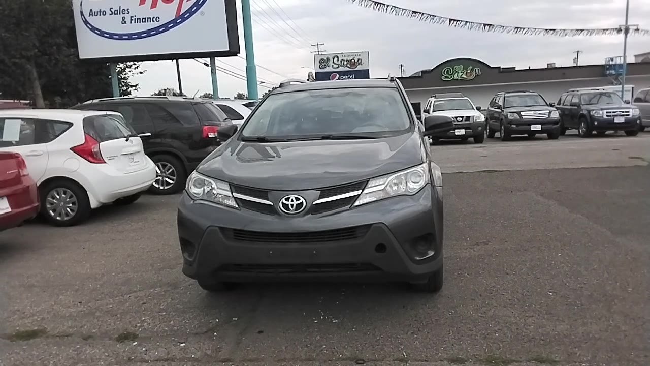 2015 Toyota RAV4 LE photo 3