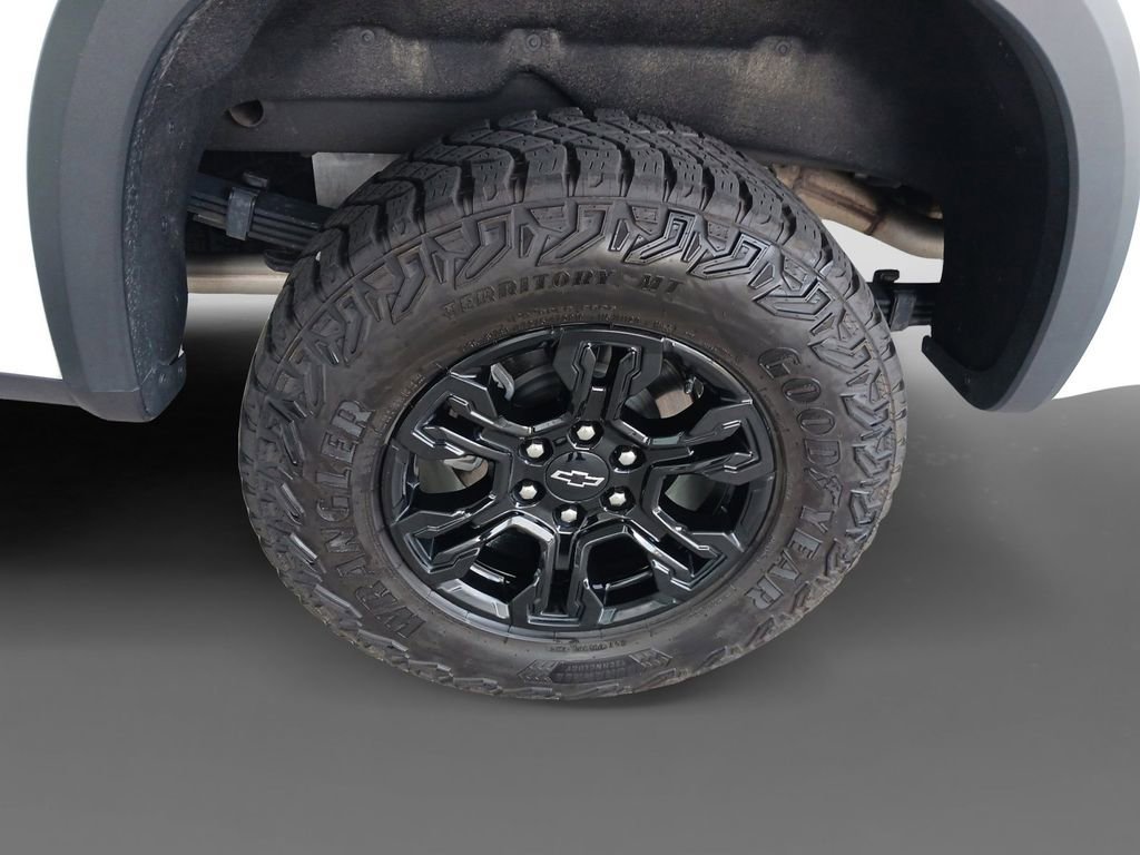 Used 2025 Summit White Chevrolet ZR2 image 10