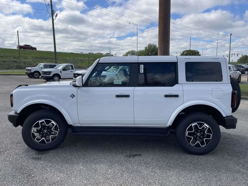 New 2026 White Ford Outer Banks image 6