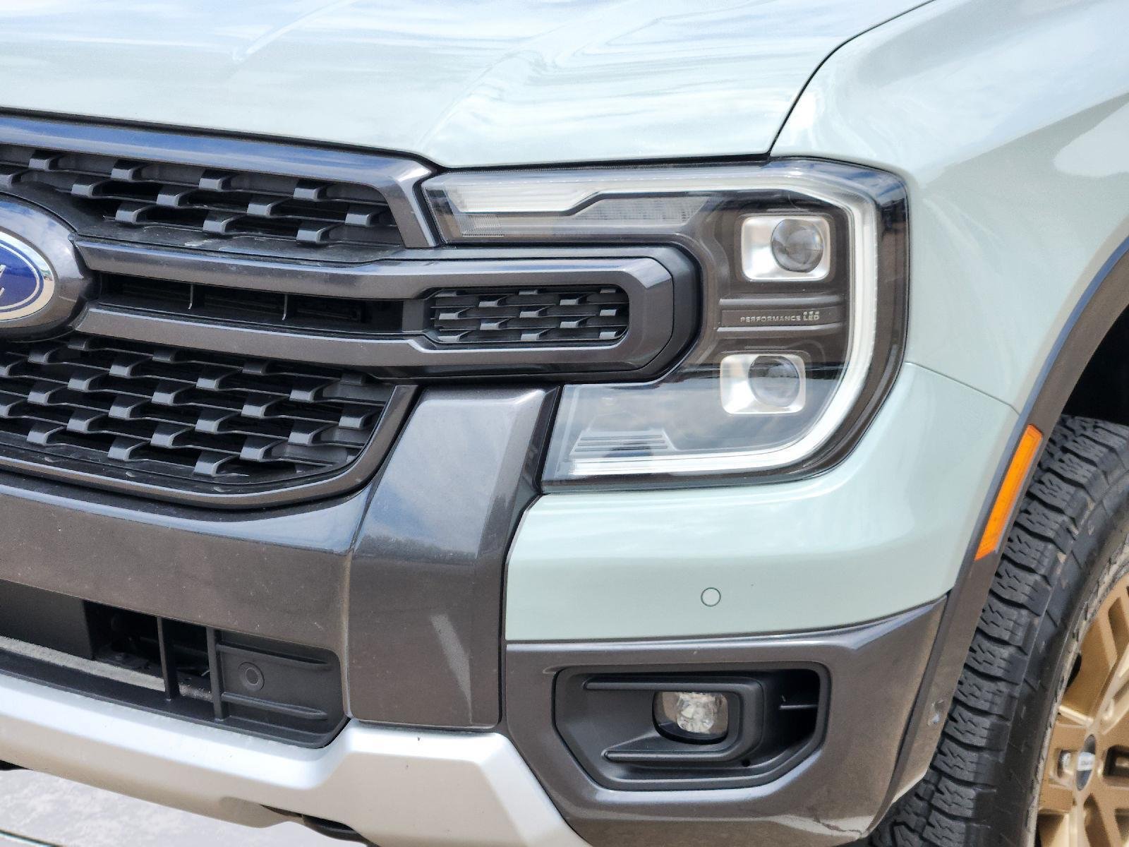 Used 2024 Cactus Gray Ford LARIAT image 7