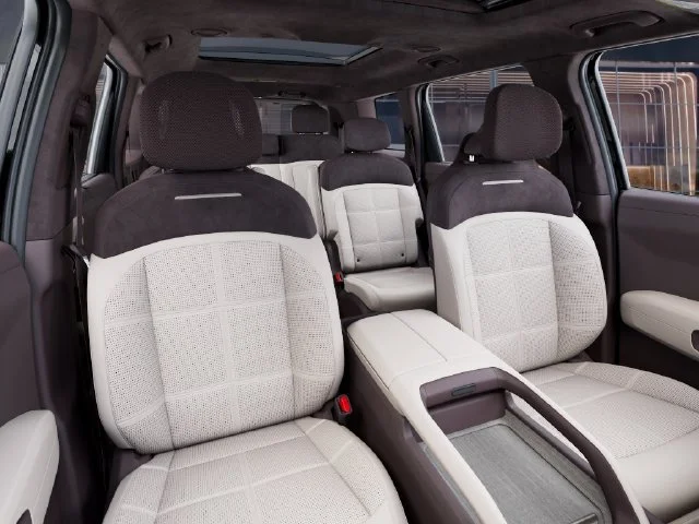 New 2027 Black Kia SX Prestige image 15