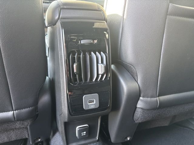 New 2026 Hydro Blue Pearlcoat Jeep Latitude image 15
