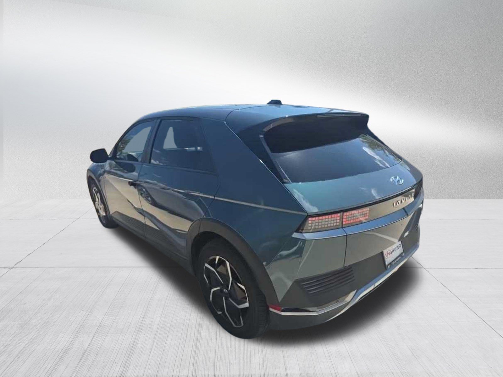 Used 2024 Digital Teal Hyundai SEL image 6