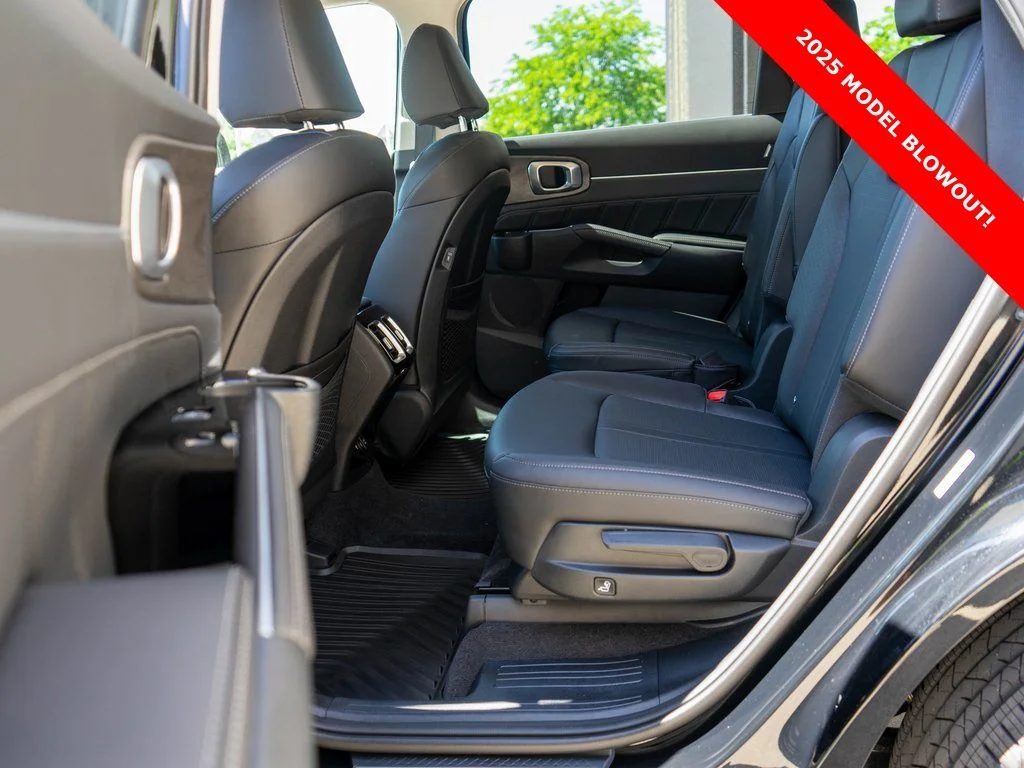 2025 Kia Sorento X-Line SX - Photo 14