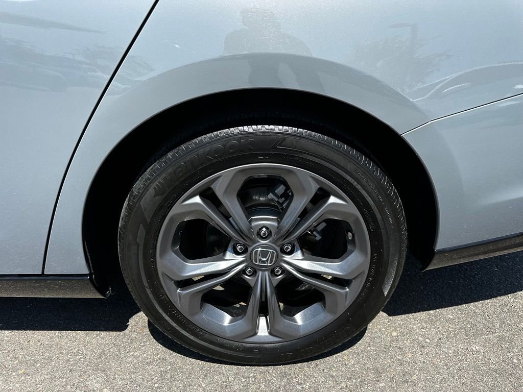 Used 2024 Gray Honda EX-L image 11