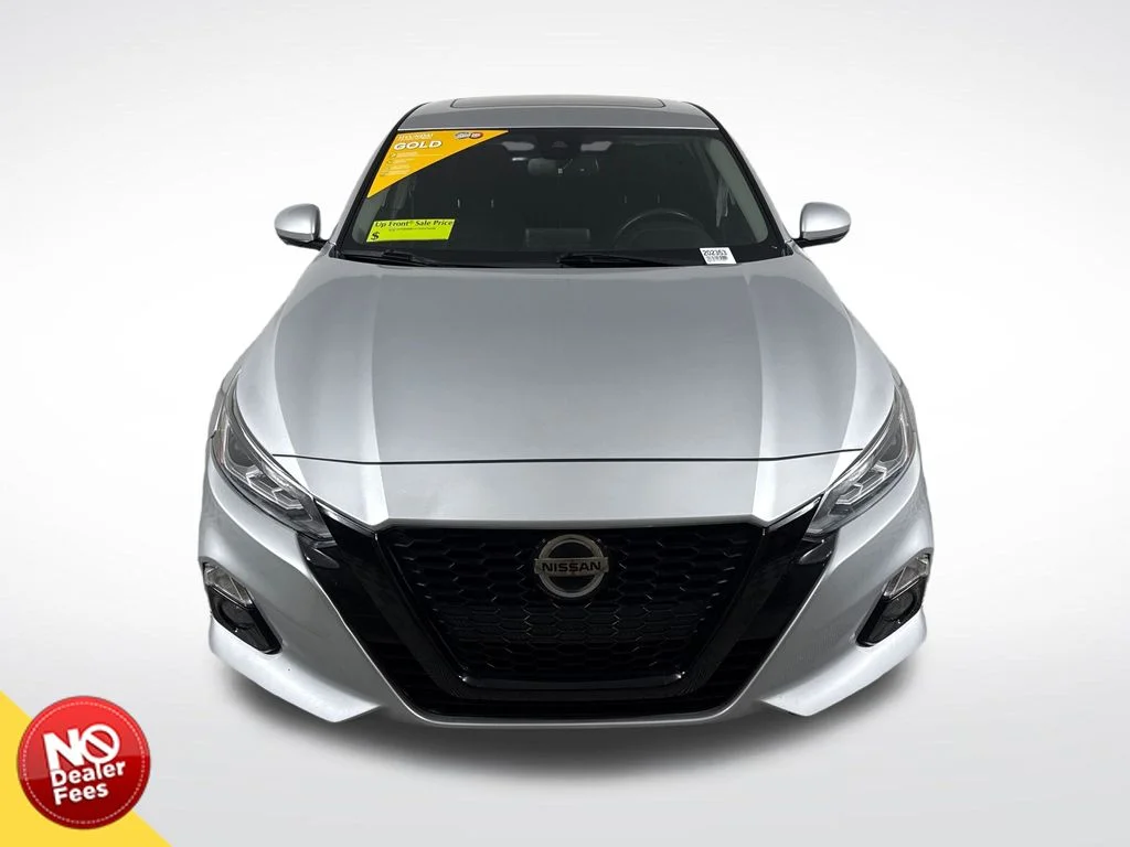 Used 2020 Silver Nissan 2.5 Platinum image 9