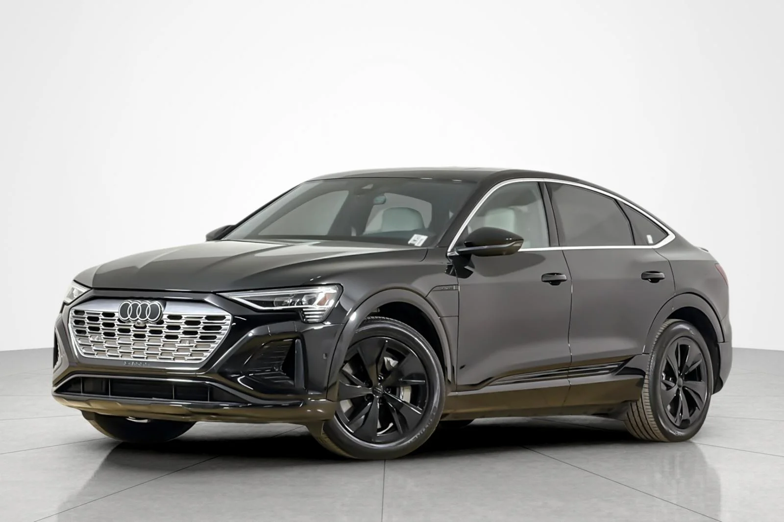 2024 Audi Q8 Sportback e-tron