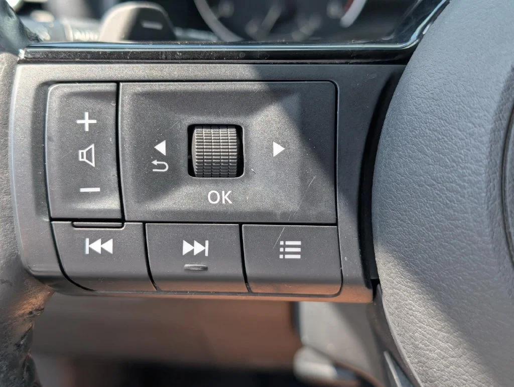 Used 2021 Boulder Gray Pear Nissan SL image 22