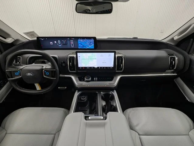 New 2027 Star White Metallic Tri-Coat Ford MAX Platinum image 38