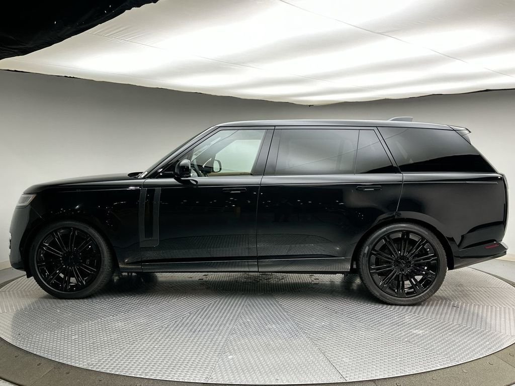 New 2026 Santorini Black Land Rover SE image 2