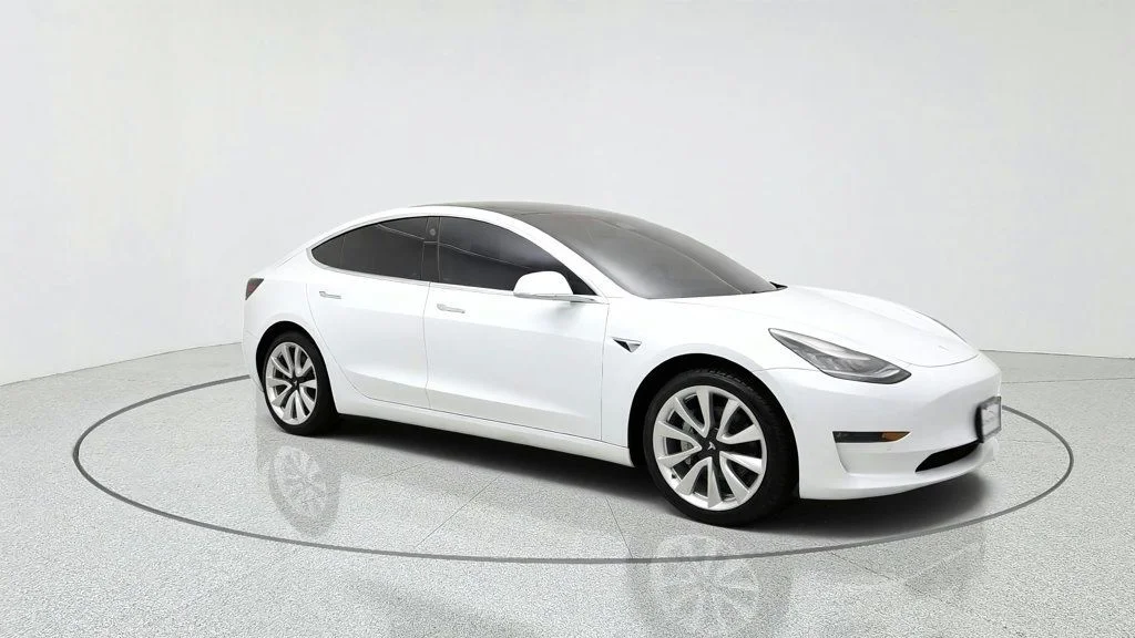 Used 2018 Pearl White Multi-Coat Tesla Long Range Battery AWD image 3