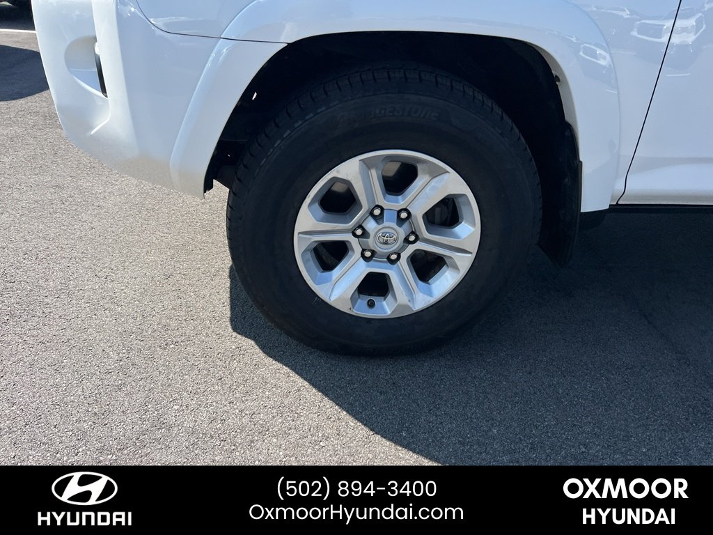 Used 2016 Super White Toyota SR5 image 4