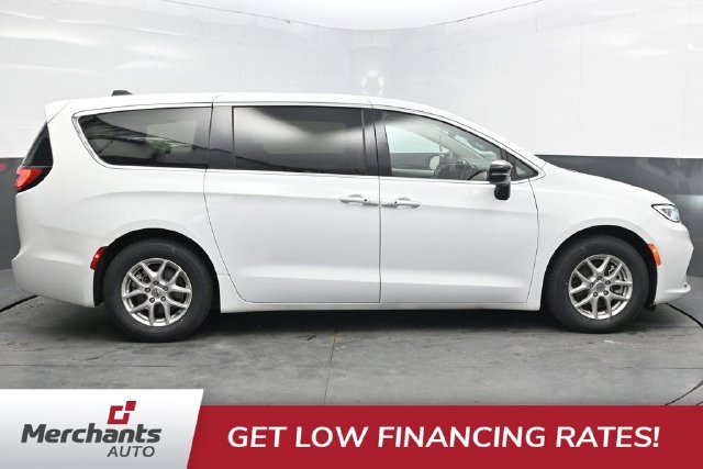 Used 2024 White Chrysler Touring L image 9