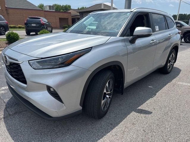 2025 Toyota Highlander Hybrid XLE AWD's photo