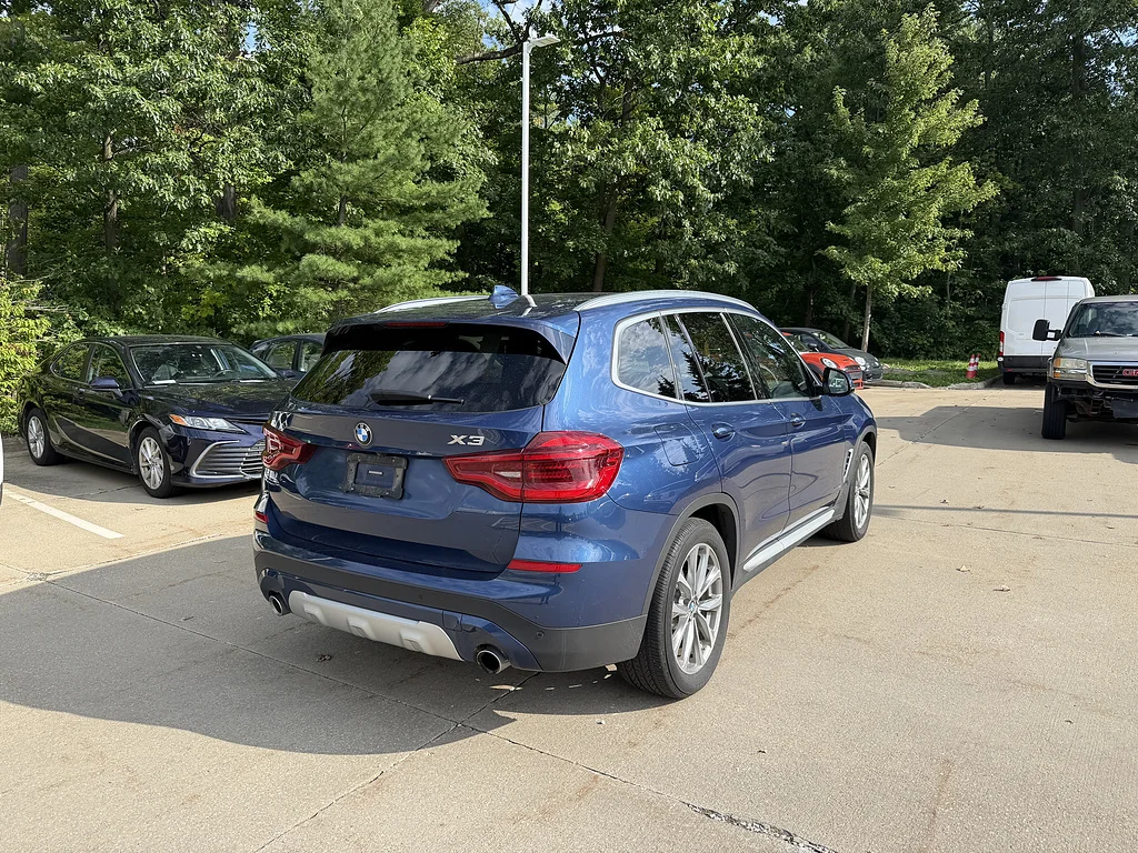 Used 2018 Phytonic Blue Metallic BMW xDrive30i image 3