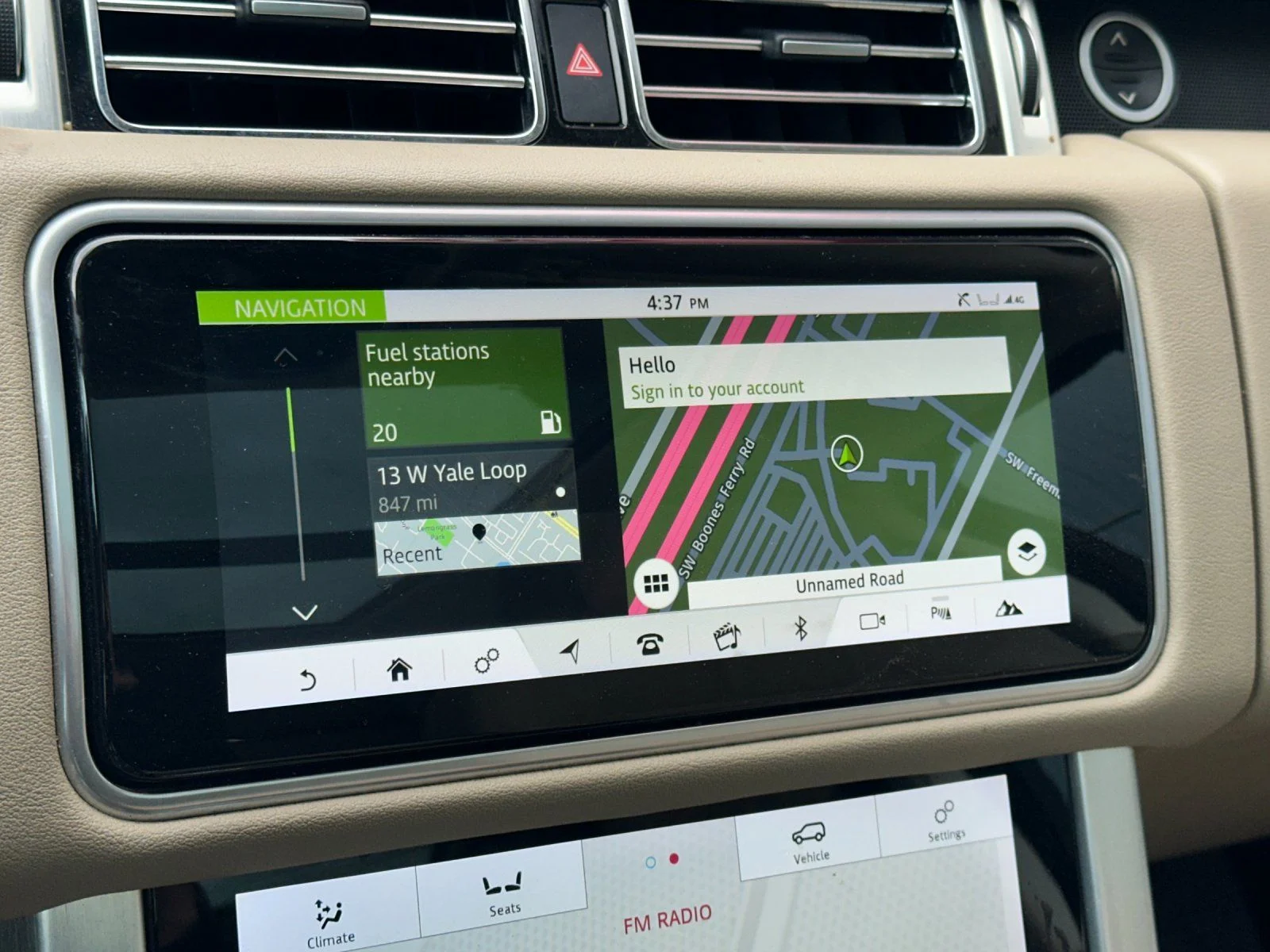 Used 2020 White Land Rover Base image 17