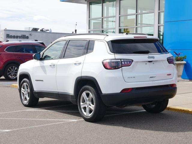 Used 2024 White Jeep Latitude image 3